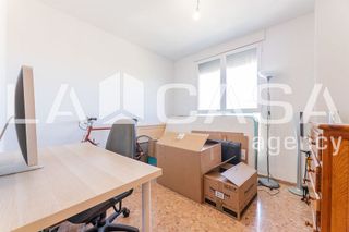 Piso en venta en La Malva-rosa en Valencia