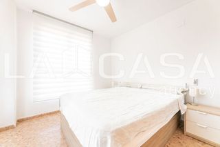 Piso en venta en La Malva-rosa en Valencia