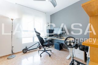 Piso en venta en La Malva-rosa en Valencia