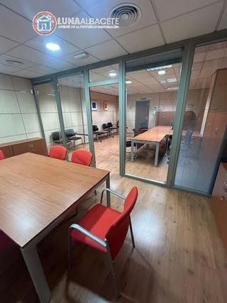 Oficina en alquiler en Villacerrada - Centro en Albacete