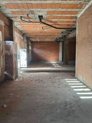 Local comercial en alquiler en Montserrat - Parque Empresarial en San Fernando de Henares