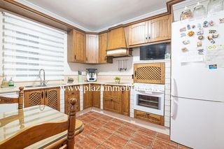 Chalet en venta en Lucena