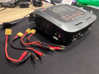 Cargador SkyRC Q200 AC/DC Quattro