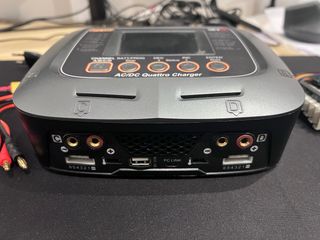 Cargador SkyRC Q200 AC/DC Quattro