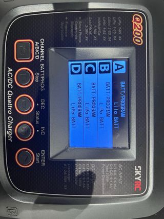 Cargador SkyRC Q200 AC/DC Quattro