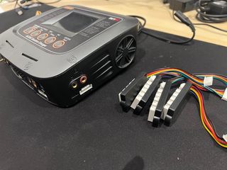 Cargador SkyRC Q200 AC/DC Quattro