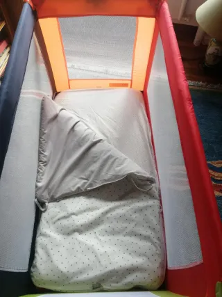 Cuna de viaje plegable