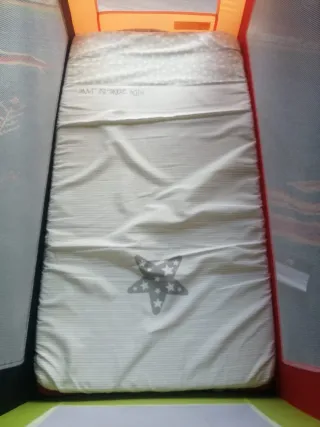 Cuna de viaje plegable