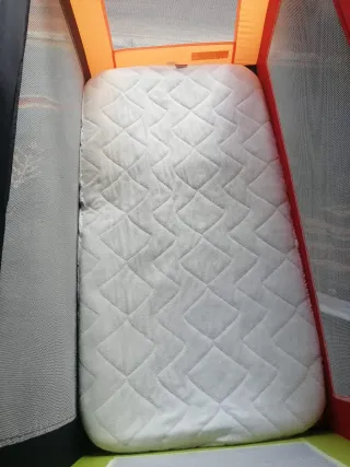 Cuna de viaje plegable