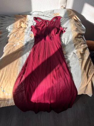 Vestido de graduación rojo granate