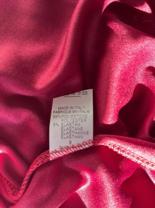 Vestido de graduación rojo granate