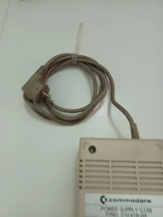 Alimentatore Commodore 128 310416-03 no test.