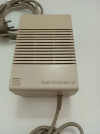 Alimentatore Commodore 128 310416-03 no test.