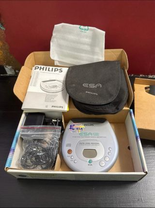 Lettore CD portatile Philips AZ7387 vintage.