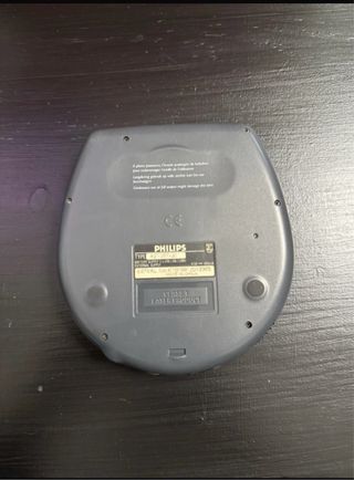 Lettore CD portatile Philips AZ7387 vintage.