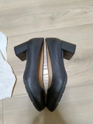 Geox tacón medio negro talla 36.5