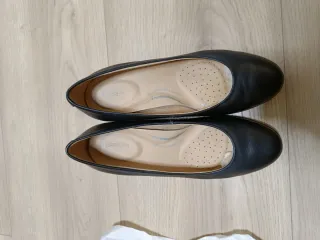 Geox tacón medio negro talla 36.5