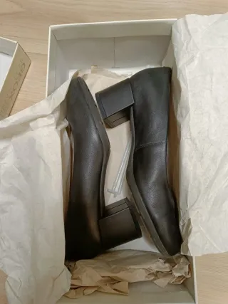 Geox tacón medio negro talla 36.5