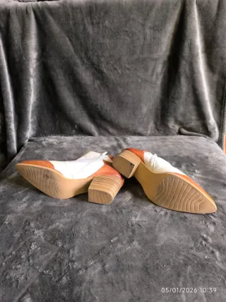 Botines de piel beige y marrón