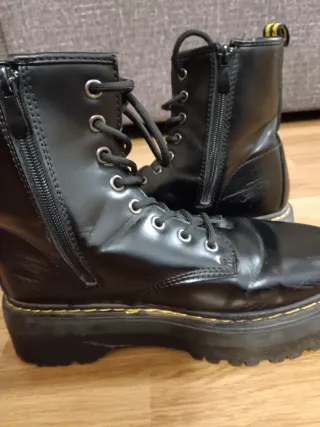 Botas tipo Martens Negras Talla 40