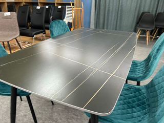 Mesa comedor y 4 sillas terciopelo