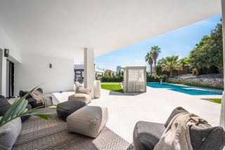 Chalet en alquiler en Nueva Andalucía centro en Marbella