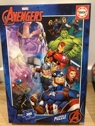 Puzzles varios: Avengers, Super Zings. 5€ cada uno