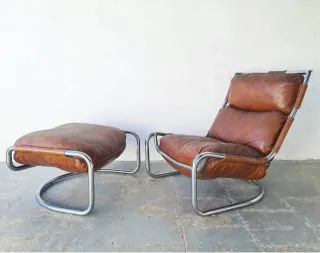 Sillón italiano con otomana. Vintage, 70s