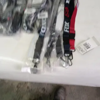 Lotes de Pines y Cintas Fox Moto