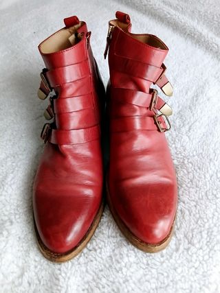 Botines rojos de piel auténtica