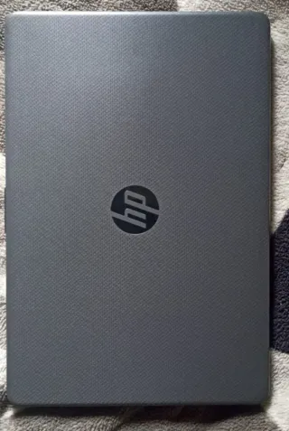 Ordenador HP 250R G9 core i5 + funda + ratón