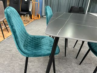 Mesa comedor + 4 sillas terciopelo