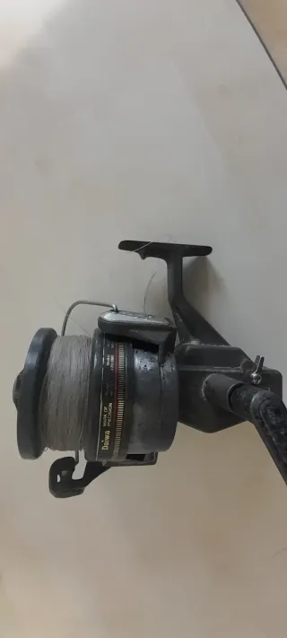 Carrete de pesca. DAIWA DF100