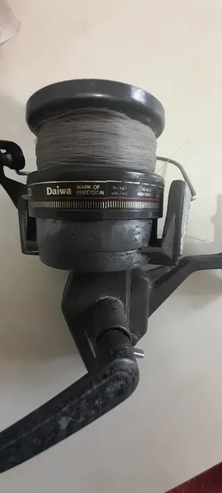 Carrete de pesca. DAIWA DF100