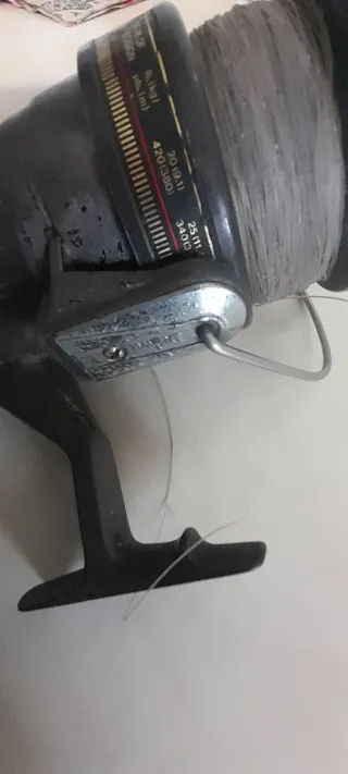 Carrete de pesca. DAIWA DF100