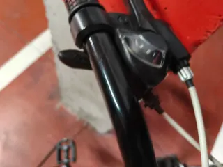 Bicicleta Roja Eleven - Freno Estropeado