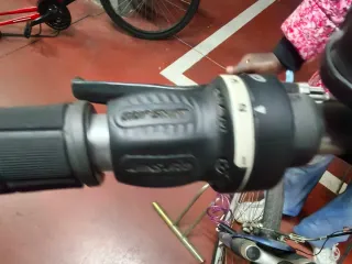 Bicicleta Roja Eleven - Freno Estropeado