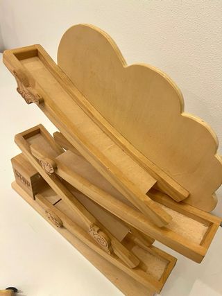 Pista macchinine in legno con accessori