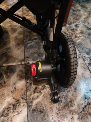 Silla de ruedas eléctrica iTaka plegable