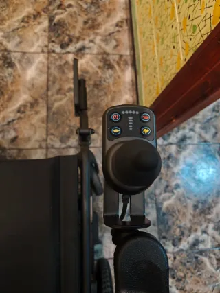 Silla de ruedas eléctrica iTaka plegable