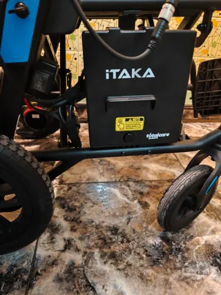 Silla de ruedas eléctrica iTaka plegable
