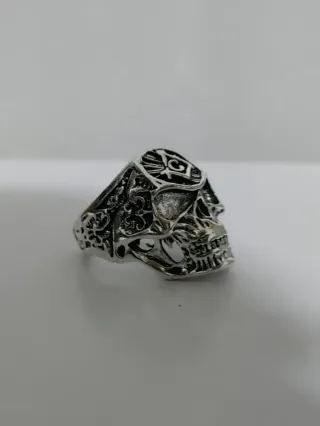 Anello Teschio gotico punk
