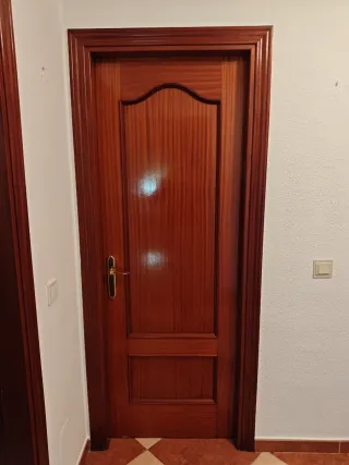 Puerta de madera interior