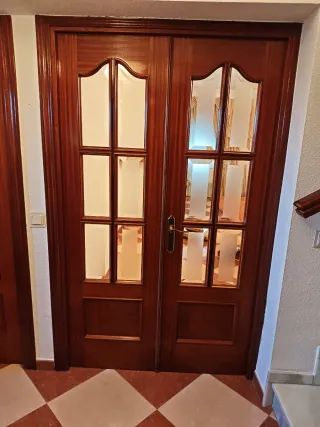 Puerta de madera interior