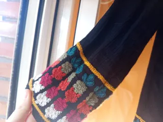 Chaqueta Zara bordada negra