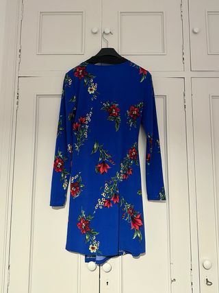 Vestido azul floral Stradivarius