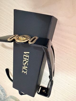 Gafas de sol Versace negras y doradas