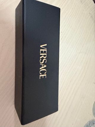 Gafas de sol Versace negras y doradas