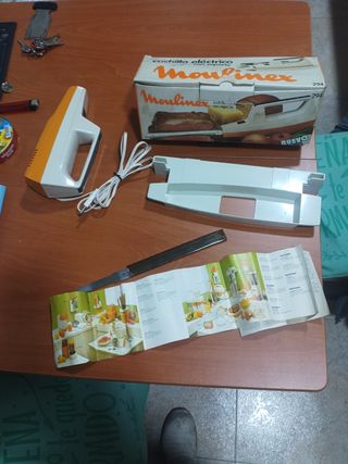 Cuchillo Eléctrico Moulinex con Soporte
