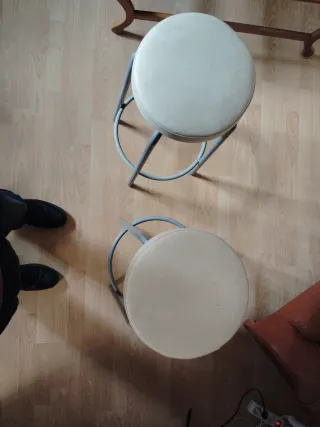 Juego de 2 banquetas de bar plateadas y beige